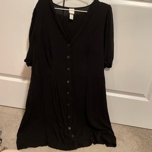H&M black button down dress with scrunchie sleeves